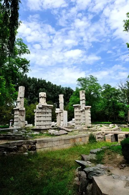 【骄阳下的圆明园遗址公园】 ——————————————40片