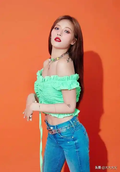 时尚女神金泫雅 组图大片 这样的她真是太让人喜欢 每一帧都太美_舞蹈