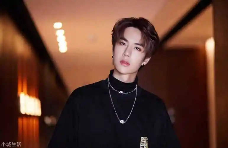 但有时候也会想要偶像找到真爱,甚至帮偶像算八字,那么王一博八字正缘