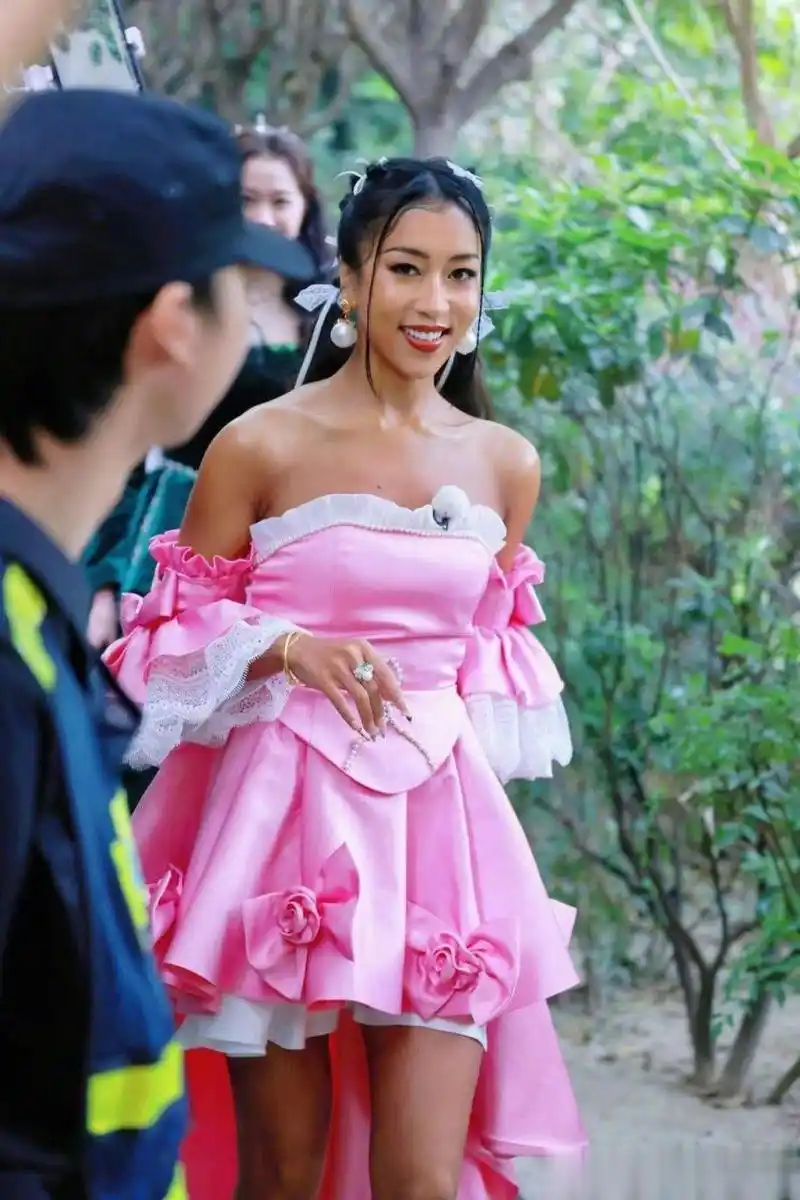 吉克隽逸洛丽塔造型录跑男