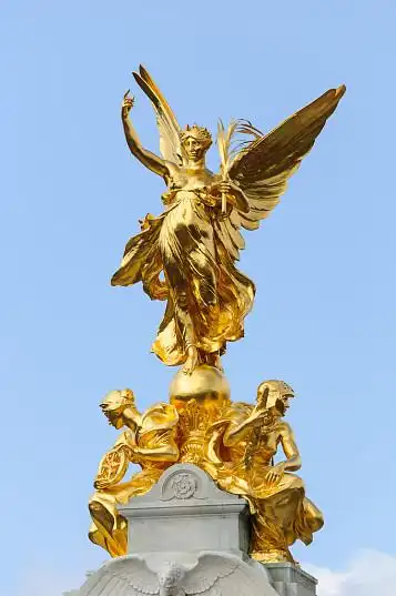 维多利亚皇后_纪念_伦敦_金色_雕塑_上面_高清图片_全景视觉