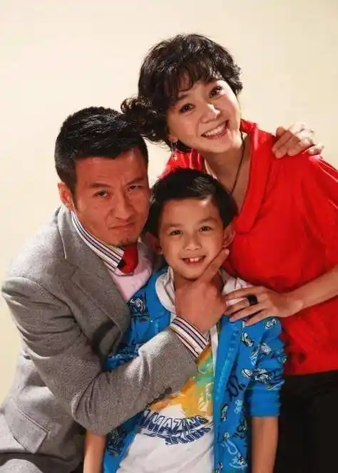 曾因拍戏差点毁容,演过吴磊王源母亲_王一楠_高鑫_因为