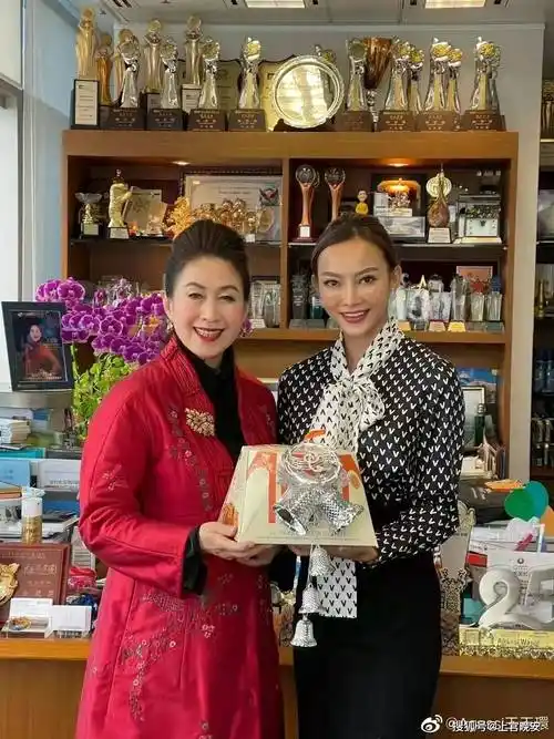 张利华_生活_香港