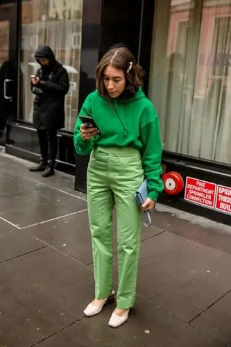 除了春夏秋冬穿绿色也是美炸了