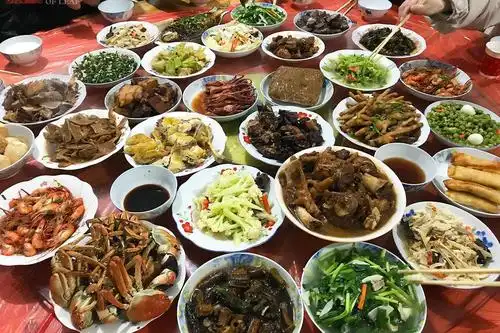 过年走亲戚一桌菜30多碗,客人回去了天天吃剩菜,你家也这样吗?