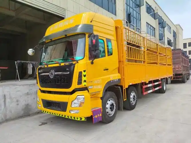 东风商用车天龙天龙前四后四9米6高栏货车