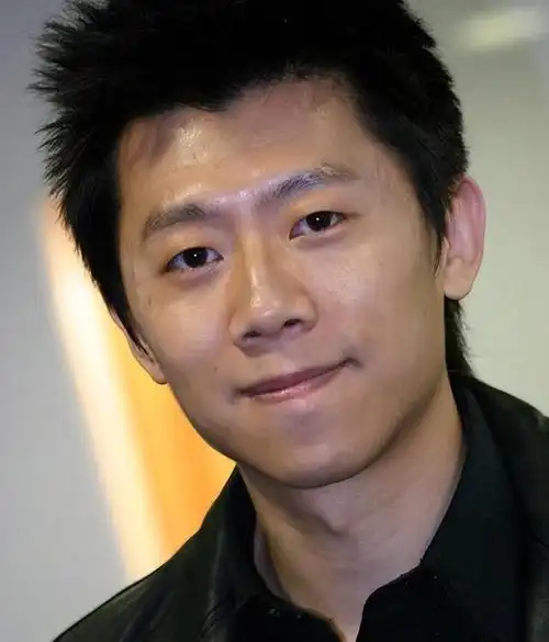 夏雨作为最年轻的影帝,不仅名声大噪,而且名利双收.