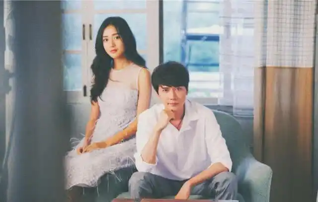 冯绍峰赵丽颖离婚,王梓薇躺枪,发文怒怼:要把头给你摆桌子上吗