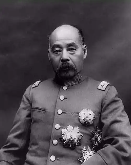 袁世凯称帝时,封哪六人为一等公?其中一位是冯巩的曾祖父