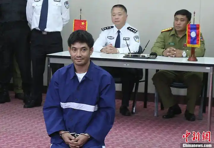 金三角特大武装贩毒集团首犯糯康被移交中方