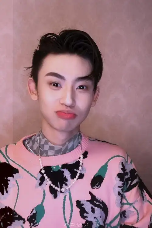 小鬼王琳凯超话#小鬼专辑#052091拒绝可爱7015人人有责(那就