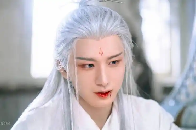 你觉得成毅算白发男神吗?_白发男_成毅