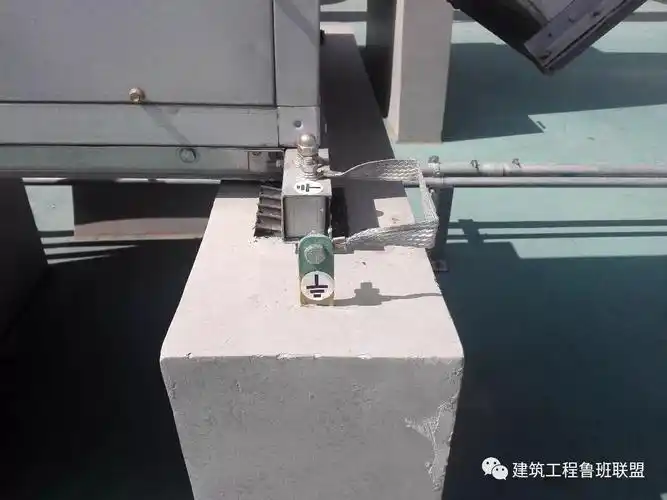 10,室外防雷测试点设置正确,编号清晰,便于物业后期测试记录.