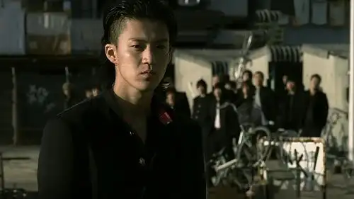 多人斗殴的"青春校园",电影《热血高校》推动漫改热潮