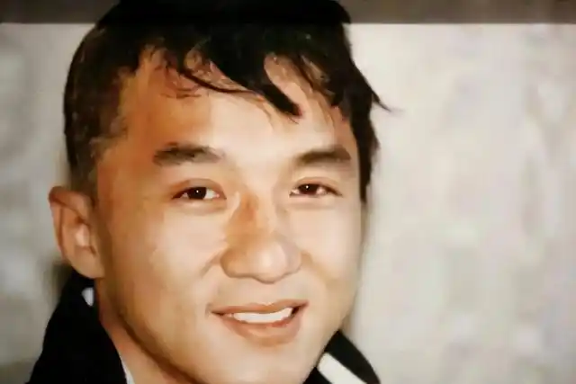 拍戏坚持不剃光头成龙被指不敬业耍大牌刘德华影响进度