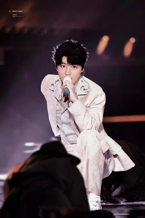 #王俊凯心引力舞台好甜##王俊凯江苏卫视跨年#