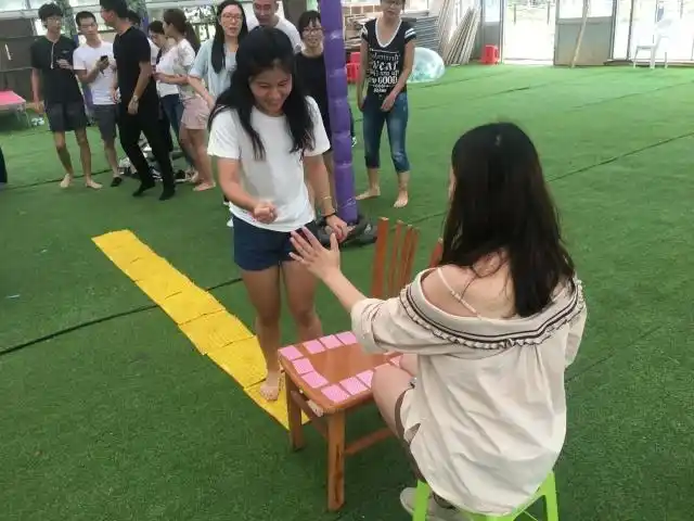 幸好我穿了袜子""这小竹笋指压板好疼啊"小伙伴们也准备出击!