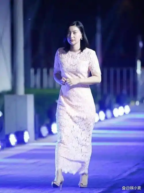 不是郭晶晶不漂亮,而是郭晶晶没有认真打扮.