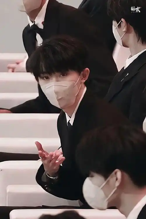 7415给你我的手马嘉祺超话丨#微博之夜#·#时代少年团全开麦