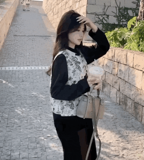 杨紫中式盘发长裙好贵气一身穿搭全种草谁穿谁回头率爆棚