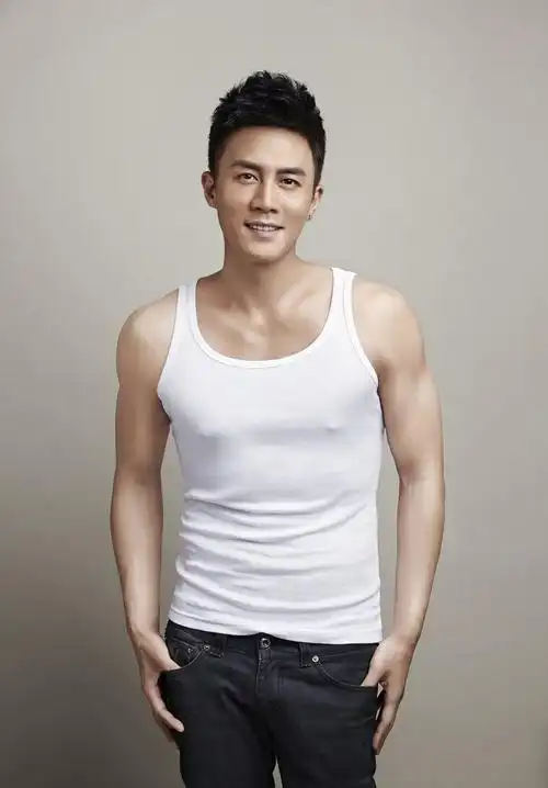 杜淳时尚写真展好身材 青春偶像潮范儿