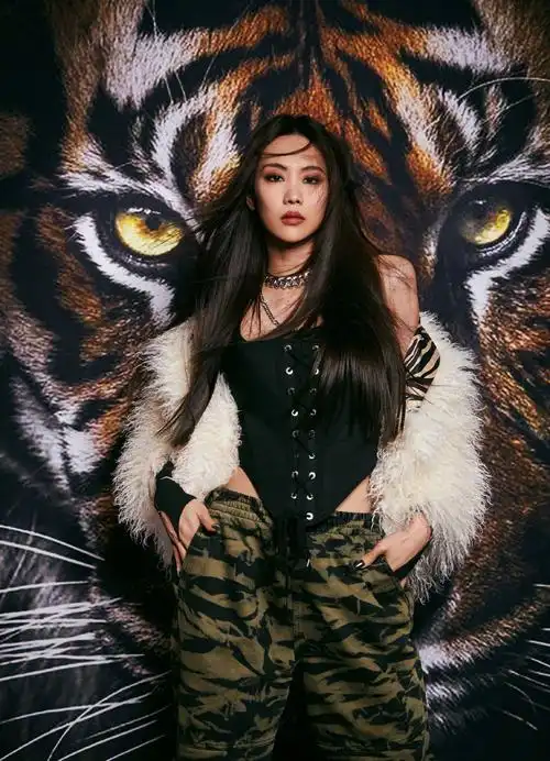 王霏霏晒庆生照祝霏霏生日快乐愿未来的每一年