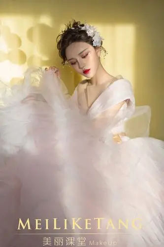 童婷美丽课堂:影楼写真拍摄新娘白纱甜美抽丝造型