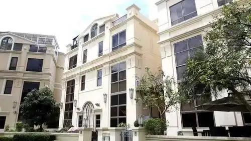 香港明星邝美云翻斗门故乡身家数亿住八千万豪宅为善不甘人后