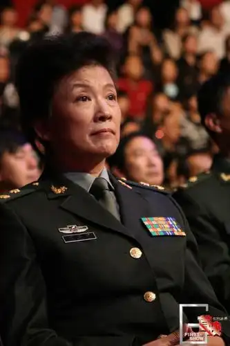 图文:《惊天动地》首映-宋春丽