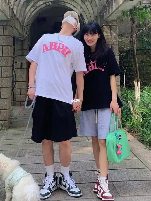 我在笑他在闹158175情侣穿搭