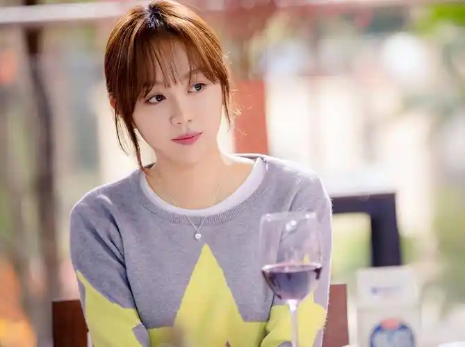 姜妍万万没想到被人欺负踢出剧组干妈宋丹丹帮她走上逆袭之路