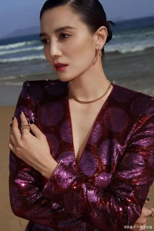 42岁宋佳,演技好身材更好!谁能不爱!