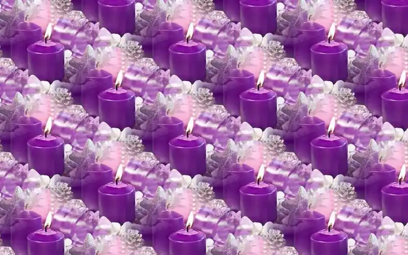 许多紫色的蜡烛,火焰,火 壁纸