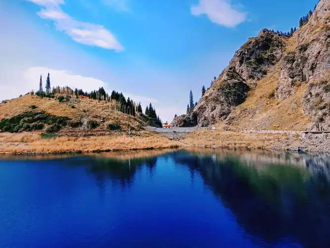 新疆喀纳斯天山天池