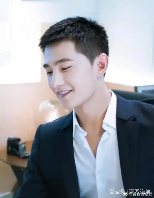 李易峰,易烊千玺,吴亦凡,胡歌的短发造型你最pick谁