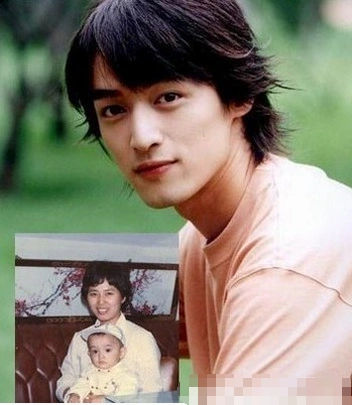 胡歌小时候超软萌不说还以为是个女孩子