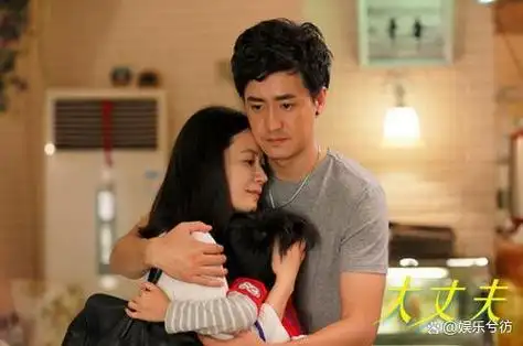 因为两人曾合作出演《大丈夫》,剧中俞飞鸿扮演了杨玏的妈妈的闺蜜