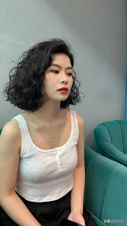 女人短发最新发型(最火女士短发14款,看着很心动)