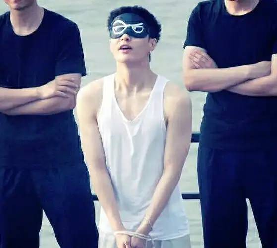 张艺兴极限挑战落水白裤子哪期