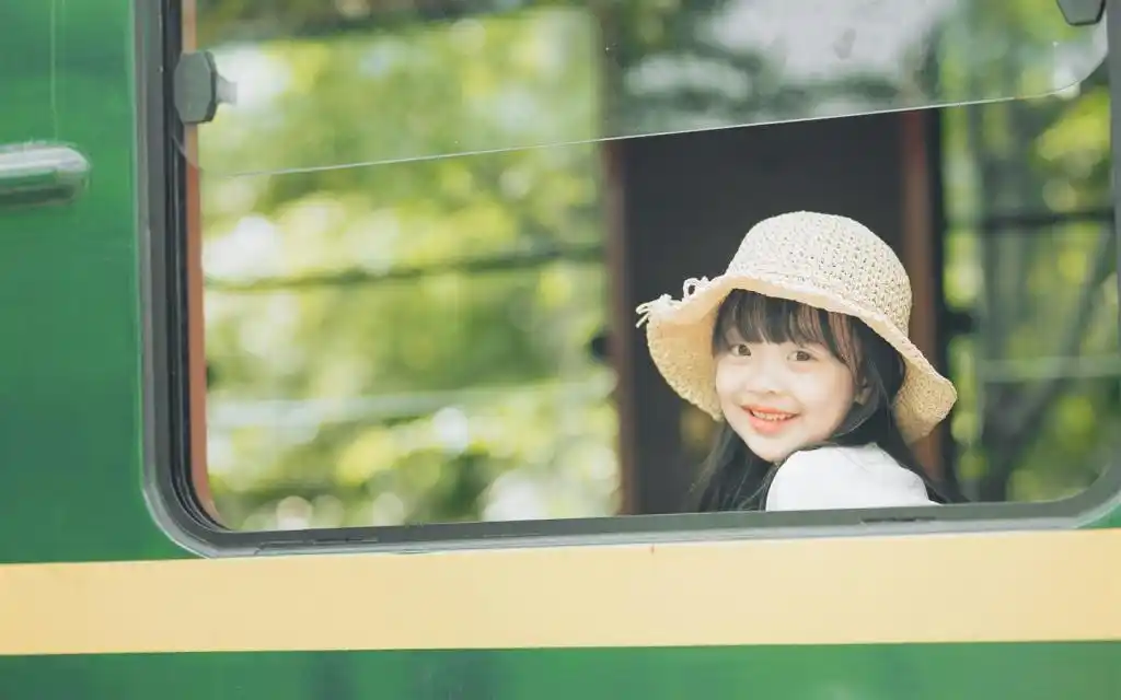 可爱街拍萌娃,高清图片-壁纸族