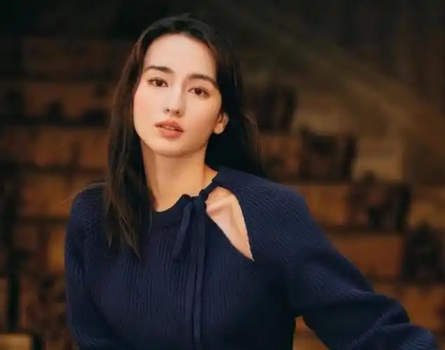 成都这一夜女明星个个风情万种白鹿妩媚倪妮干净00后崛起