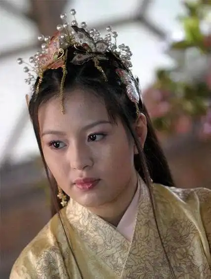 刘品言惊艳的露脐装(刘品言成功逆袭)(4)