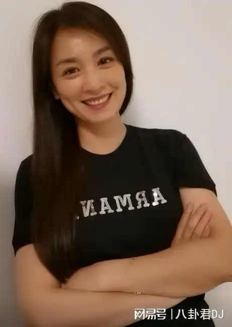 张庭五十多岁的状态比年轻时还要好看