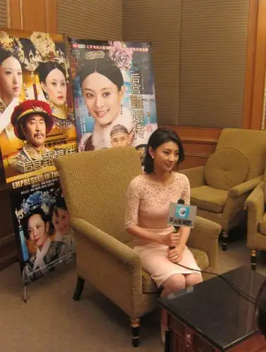 后宫甄嬛传发布会斓曦甜美亮相被赞演技佳