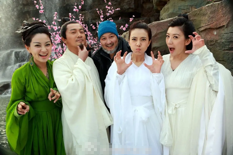 7版童姥vs李秋水神仙美貌相爱相杀谁演出了旷世情敌的火药味