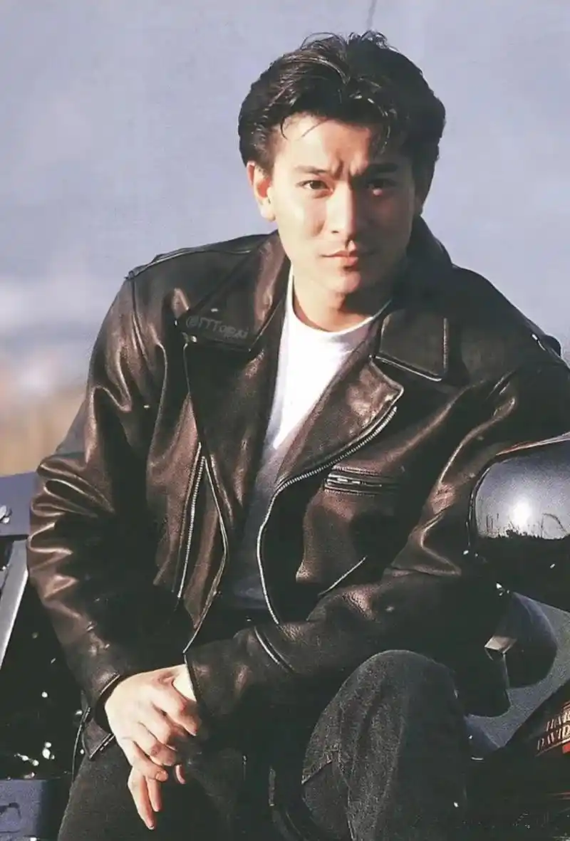 刘德华年轻时的机车写真