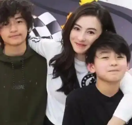 张柏芝四胎月子餐曝光,护士爆料龙凤胎,谢霆锋伺机想要带走儿子