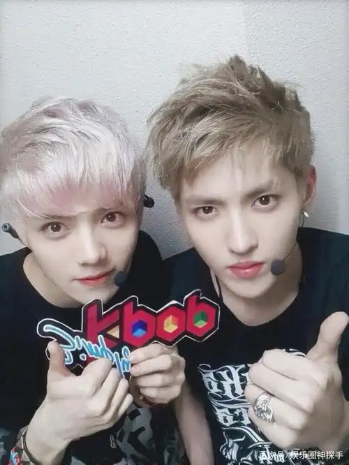 和吴亦凡合影也毫不逊色