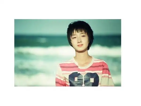 蓝色大门桂纶镁赞评论更多