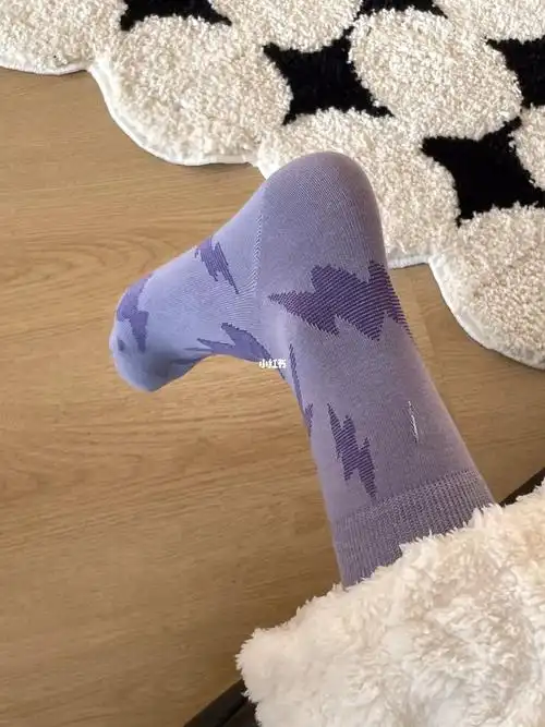 左滑帮我脱袜子